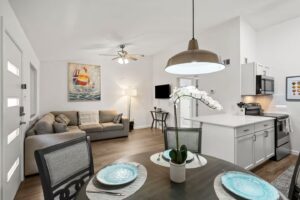 710 W 34th St - Austin Modern King Suite